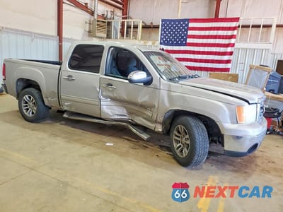 Czwarte zdjęcie samochodu z boku: 2007 GMC NEW SIERRA C1500 VIN:2GTEC13J271576050 - miniatura