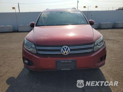 Piąte zdjęcie samochodu w środku: 2013 VOLKSWAGEN TIGUAN S VIN:WVGBV3AX3DW072641 - miniatura