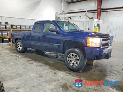 Czwarte zdjęcie samochodu z boku: 2007 CHEVROLET SILVERADO K1500 VIN:2GCEK19J671696413 - miniatura