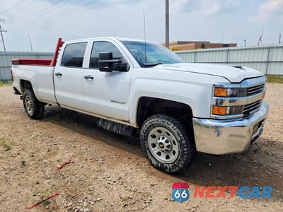 Czwarte zdjęcie samochodu z boku: 2017 CHEVROLET SILVERADO K3500 VIN:1GC4KYEYXHF233773 - miniatura