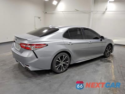 Trzecie zdjęcie samochodu z tyłu: 2019 TOYOTA CAMRY SE VIN:4T1B11HK0KU835136 - miniatura