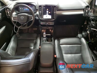 Zdjęcie 8 z 14 samochodu: 2025 VOLVO XC40 PLUS VIN:YV4L12UE8S2490266 - miniatura