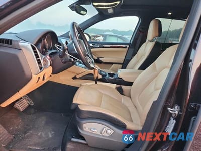 Zdjęcie 7 z 13 samochodu: 2016 PORSCHE CAYENNE VIN:WP1AA2A22GLA10498 - miniatura