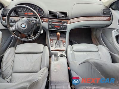 Zdjęcie 8 z 12 samochodu: 2004 BMW 325 I VIN:WBAEV33464KR26059 - miniatura