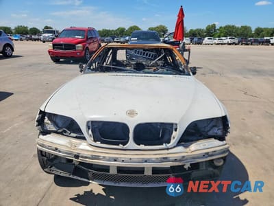 Piąte zdjęcie samochodu w środku: 2004 BMW 330 I VIN:WBAEV53454KM34084 - miniatura