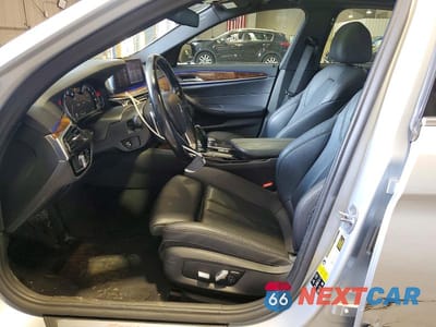 Zdjęcie 7 z 12 samochodu: 2019 BMW 530 XI VIN:WBAJA7C54KWW25662 - miniatura