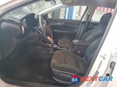 Zdjęcie 7 z 12 samochodu: 2019 KIA FORTE LXS VIN:3KPF24AD1KE060618 - miniatura