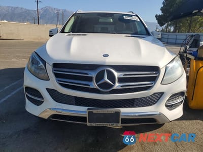 Piąte zdjęcie samochodu w środku: 2016 MERCEDES-BENZ GLE 350 VIN:4JGDA5JB2GA749622 - miniatura