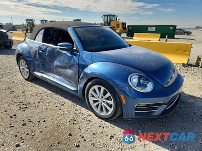 Czwarte zdjęcie samochodu z boku: 2019 VOLKSWAGEN BEETLE S VIN:3VW5DAAT2KM500957 - miniatura