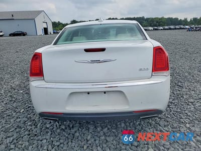 Zdjęcie 6 z 12 samochodu: 2015 CHRYSLER 300 LIMITED VIN:2C3CCAAG1FH786034 - miniatura