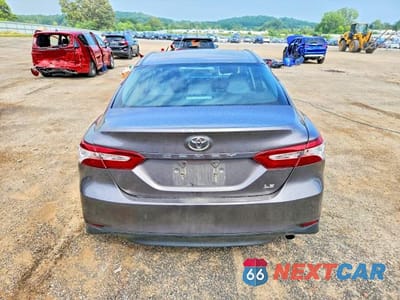 Zdjęcie 6 z 12 samochodu: 2018 TOYOTA CAMRY LE VIN:4T1B11HK0JU027058 - miniatura