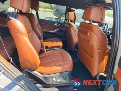 Zdjęcie 11 z 13 samochodu: 2023 BMW X7 M60I VIN:5UX33EM05P9N64033 - miniatura