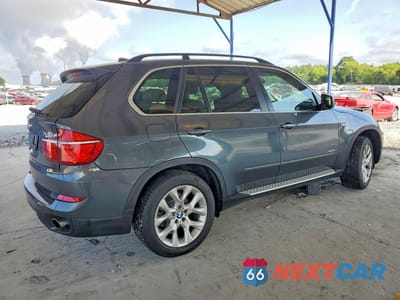 Trzecie zdjęcie samochodu z tyłu: 2013 BMW X5 XDRIVE35I VIN:5UXZV4C5XD0E10416 - miniatura