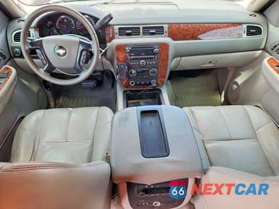 Zdjęcie 8 z 13 samochodu: 2007 CHEVROLET SUBURBAN C1500 VIN:1GNFC16J27J215771 - miniatura