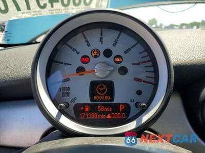 Zdjęcie 9 z 13 samochodu: 2008 MINI COOPER VIN:WMWMF33528TT61424 - miniatura