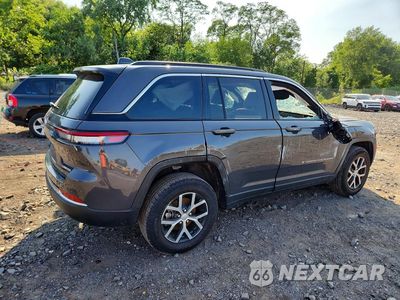 Trzecie zdjęcie samochodu z tyłu: 2025 JEEP GRAND CHEROKEE LIMITED VIN:1C4RJHBG3SC331377 - miniatura