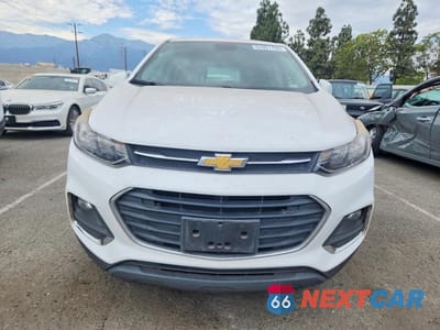 Piąte zdjęcie samochodu w środku: 2018 CHEVROLET TRAX LS VIN:3GNCJNSB6JL218316 - miniatura