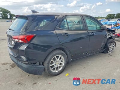 Trzecie zdjęcie samochodu z tyłu: 2022 CHEVROLET EQUINOX LS VIN:2GNAXHEV5N6152459 - miniatura