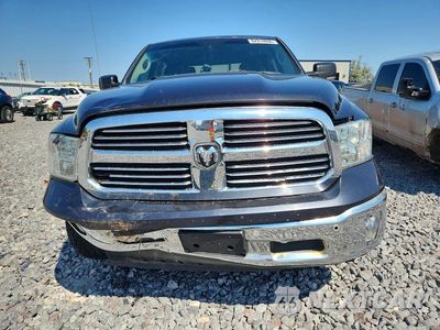 Piąte zdjęcie samochodu w środku: 2016 RAM 1500 SLT VIN:1C6RR7LM2GS205183 - miniatura