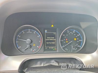 Zdjęcie 9 z 13 samochodu: 2018 TOYOTA RAV4 XLE VIN:JTMWFREV6JJ742139 - miniatura