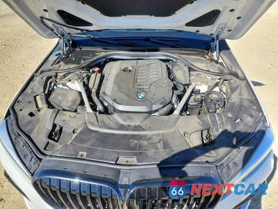 Zdjęcie 11 z 12 samochodu: 2022 BMW 740 I VIN:WBA7T2C0XNCJ48253 - miniatura