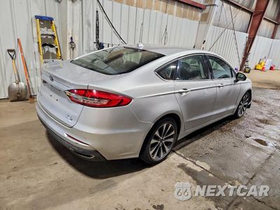 Trzecie zdjęcie samochodu z tyłu: 2019 FORD FUSION SE VIN:3FA6P0T91KR261131 - miniatura