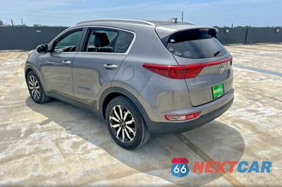 Trzecie zdjęcie samochodu z tyłu: 2017 KIA SPORTAGE EX VIN:KNDPN3AC5H7215869 - miniatura