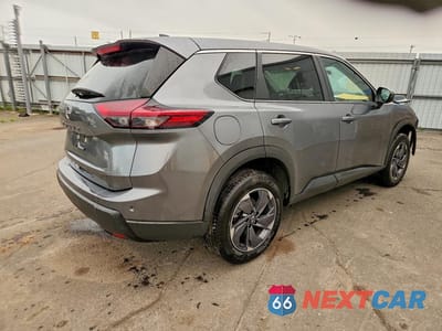 Trzecie zdjęcie samochodu z tyłu: 2025 NISSAN ROGUE SV VIN:5N1BT3BA6SC804131 - miniatura