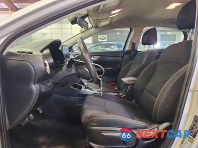Zdjęcie 7 z 12 samochodu: 2019 KIA FORTE LXS VIN:3KPF24ADXKE006122 - miniatura