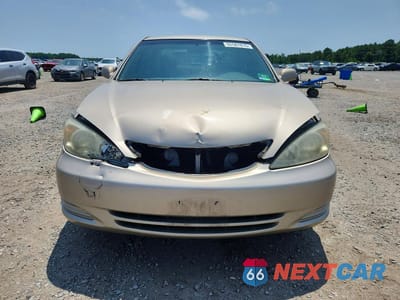 Piąte zdjęcie samochodu w środku: 2004 TOYOTA CAMRY LE VIN:4T1BE32KX4U292891 - miniatura