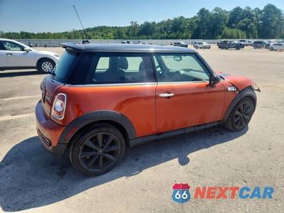 Trzecie zdjęcie samochodu z tyłu: 2013 MINI COOPER S VIN:WMWSV3C53DT390533 - miniatura