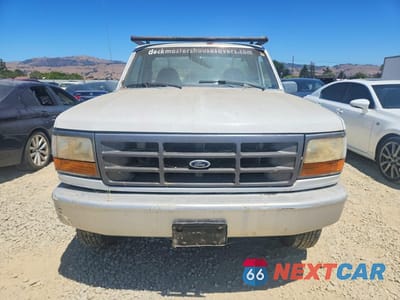 Piąte zdjęcie samochodu w środku: 1997 FORD F250 VIN:1FDHF25G2VEB53004 - miniatura