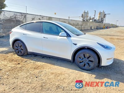 Czwarte zdjęcie samochodu z boku: 2025 TESLA MODEL Y VIN:7SAYGDEE6SF266320 - miniatura