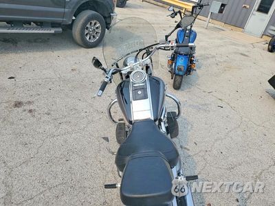 Zdjęcie 6 z 9 samochodu: 2005 SUZUKI C90 VIN:JS1VY52A352105509 - miniatura