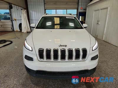 Piąte zdjęcie samochodu w środku: 2018 JEEP CHEROKEE LATITUDE VIN:1C4PJMCX7JD501702 - miniatura
