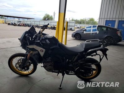 Trzecie zdjęcie samochodu z tyłu: 2021 HONDA CRF1100 D4 VIN:JH2SD1049MK100461 - miniatura