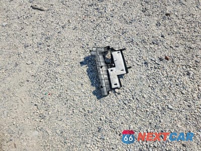Zdjęcie 12 z 13 samochodu: 2013 HONDA FIT VIN:JHMGE8H32DC082233 - miniatura