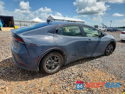 Trzecie zdjęcie samochodu z tyłu: 2026 TOYOTA PRIUS LE VIN:JTDACAAU7T3066342 - miniatura