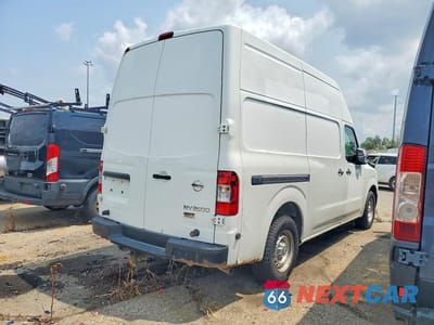 Trzecie zdjęcie samochodu z tyłu: 2014 NISSAN NV 2500 HD S VIN:1N6AF0LX9EN101654 - miniatura