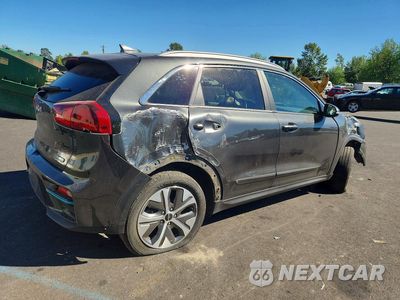 Trzecie zdjęcie samochodu z tyłu: 2022 KIA NIRO EV S VIN:KNDCC3LG9N5158894 - miniatura