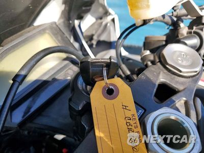 Zdjęcie 8 z 9 samochodu: 2015 HONDA CBR1000 RA VIN:JH2SC5989FK600011 - miniatura