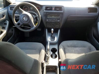 Zdjęcie 8 z 12 samochodu: 2012 VOLKSWAGEN JETTA BASE VIN:3VW2K7AJ5CM353352 - miniatura