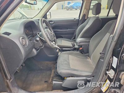 Zdjęcie 7 z 14 samochodu: 2015 JEEP PATRIOT SPORT VIN:1C4NJPBA1FD372613 - miniatura