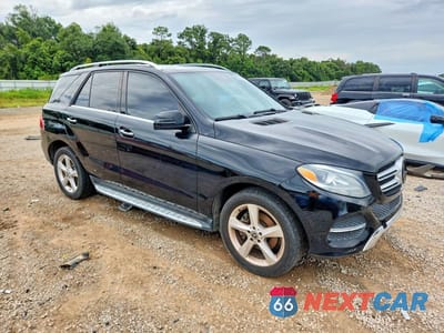 Czwarte zdjęcie samochodu z boku: 2017 MERCEDES-BENZ GLE 350 VIN:4JGDA5JB0HA964269 - miniatura