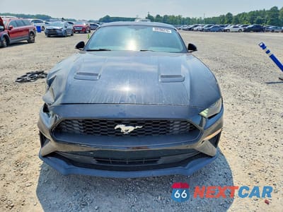 Piąte zdjęcie samochodu w środku: 2020 FORD MUSTANG VIN:1FA6P8TH0L5102742 - miniatura