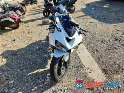 Drugie zdjęcie samochodu z przodu: 2026 KAWASAKI ZX636 K VIN:JKBZXJK19TA014434 - miniatura