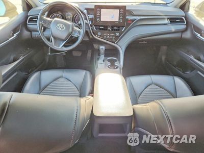 Zdjęcie 8 z 13 samochodu: 2021 TOYOTA CAMRY VIN:4T1G11AK1MU617256 - miniatura