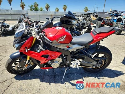 Trzecie zdjęcie samochodu z tyłu: 2016 BMW S 1000 R VIN:WB10D1206GZ696261 - miniatura
