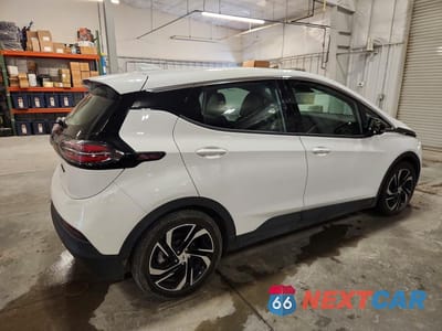 Trzecie zdjęcie samochodu z tyłu: 2023 CHEVROLET BOLT EV 2LT VIN:1G1FX6S02P4135692 - miniatura