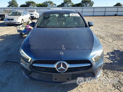 Piąte zdjęcie samochodu w środku: 2022 MERCEDES-BENZ A 220 VIN:W1K3G4EB9NJ326154 - miniatura
